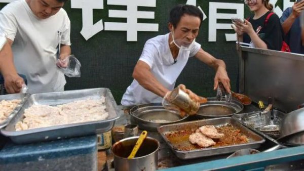 中证策略 追完晓华追 “鸡排哥”，我们到底在找什么？